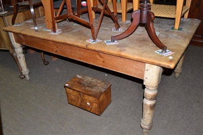 Lot 521 - Victorian pine kitchen table