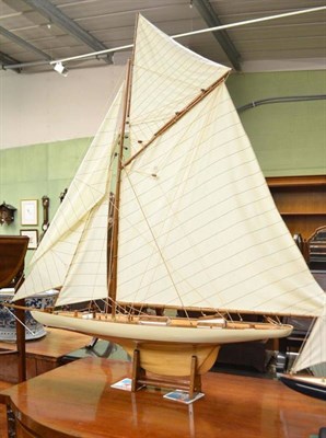 Lot 540 - Model of a yacht with full service