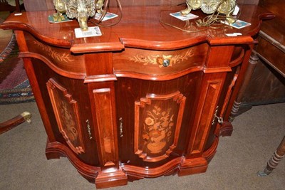 Lot 587 - A modern Italian marquetry side cabinet