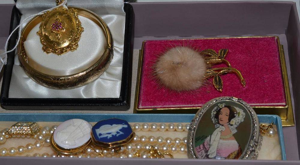 Lot 106 - An 18ct gold ruby set brooch/locket, simulated pearls, costume brooches etc