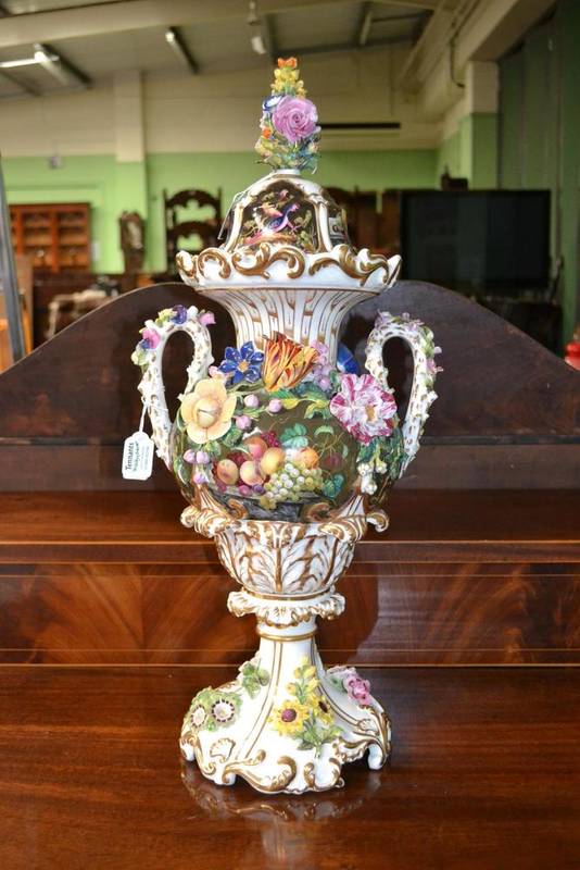 Lot 42 - A Chamberlains Worcester Porcelain Vase and Cover, circa 1830, of baluster form with crabstock...