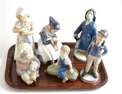 Lot 37 - Five Royal Copenhagen and B&G figures and a Lladro figure (6)