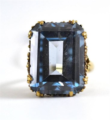 Lot 87 - A 9ct gold synthetic blue spinel ring