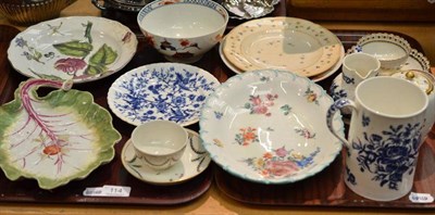 Lot 114 - A collection of 18th and 19th century English porcelain including a Chelsea red anchor plate...