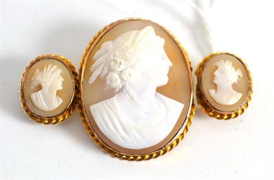 Lot 238 - A cameo brooch stamped '9CT'