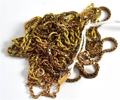 Lot 241 - A quantity of 9ct gold and other chains