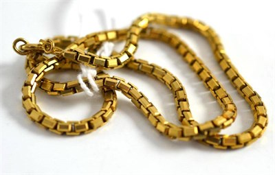 Lot 242 - A 9ct gold chain