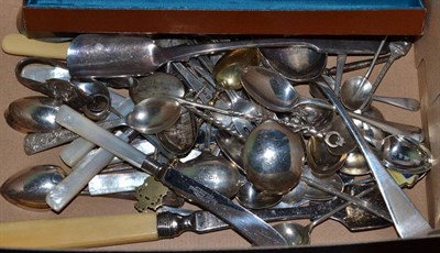 Lot 299 - A miscellaneous assortment of odd silver, white metal and silver plate, predominately spoons