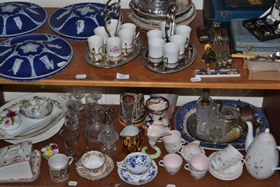 Lot 391 - Two shelves of plated ware, three Jasper roundels, decorative ceramics etc