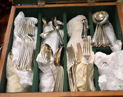 Lot 550 - EPNS cutlery set, cased