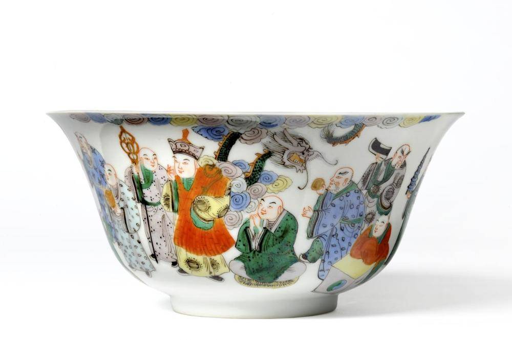 Lot 138 - A Chinese Porcelain Bowl, 19th/20th century, of everted form, painted in famille verte enamels with