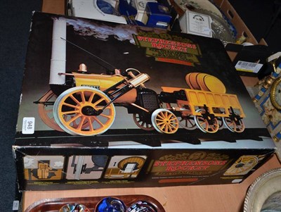 Lot 948 - Hornby 3.5"; Gauge Stephensons Rocket Set (G-E box G-E)