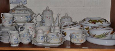 Lot 78 - A Villeroy & Boch 'Riviera' pattern part dinner and tea service and five pieces of Royal...