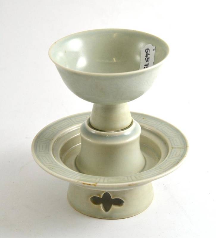 Lot 134 - Celadon bowl on stand