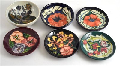 Lot 161 - Four modern Moorcroft pin dishes and two small bowls (6)