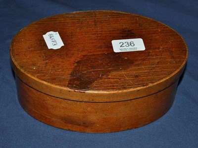 Lot 236 - Oval 'shaker' box and cover