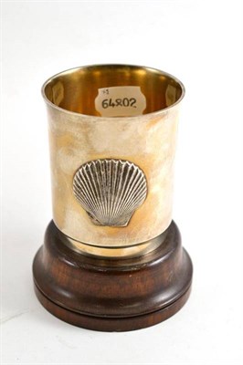 Lot 241 - A boxed silver 'shell' beaker vase on wood socle by Jocelyn Burton, London 1978