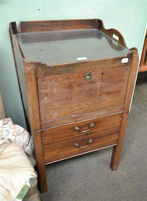 Lot 384 - A Victorian bedside step commode