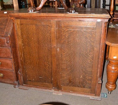 Lot 410 - Oak collector's cabinet of twenty drawers