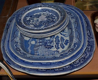 Lot 242 - Three blue and white meat plates and five bowls