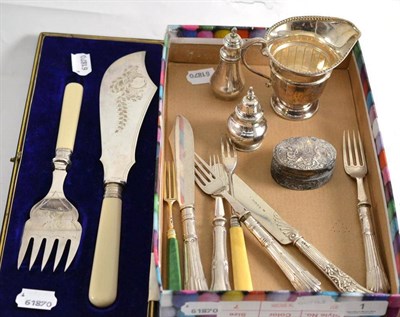Lot 1 - A quantity of small silver and a pair of plated fish servers cased