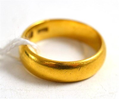 Lot 25 - A 22ct gold ring