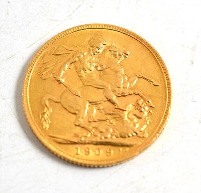 Lot 28 - A full sovereign dated 1909