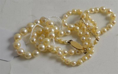 Lot 312 - A cultured pearl necklace with 9ct gold clasp