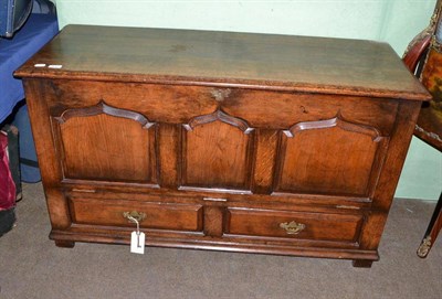 Lot 432 - Oak coffer