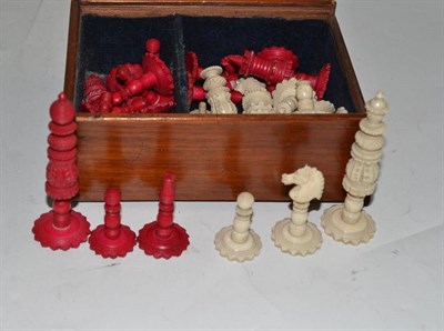 Lot 20 - Boxed chess pieces