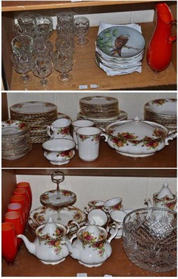 Lot 123 - A collection of Royal Albert Old Country Roses dinner and tea ware including teapot and coffee pot