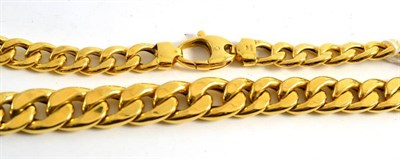 Lot 157 - A graduated curb necklace