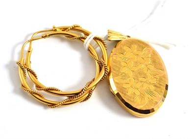 Lot 176 - A 9ct gold locket and a pair of hoop earrings