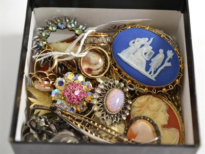 Lot 306 - Wedgwood brooch mounted in yellow metal stamped 9ct, 9ct gold cameo ring, three dress rings, brooch