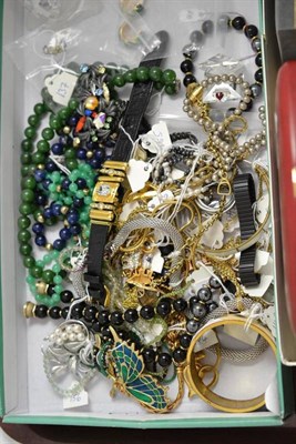 Lot 460 - A quantity of costume jewellery and two Swarovski ornaments