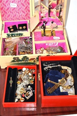 Lot 461 - Two boxes of costume jewellery including, brooches, necklaces, rings etc