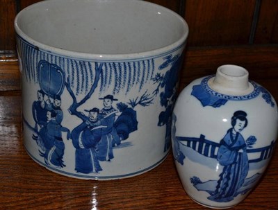 Lot 469 - Chinese blue and white brush pot and a similar vase