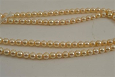 Lot 489 - A cultured pearl necklace