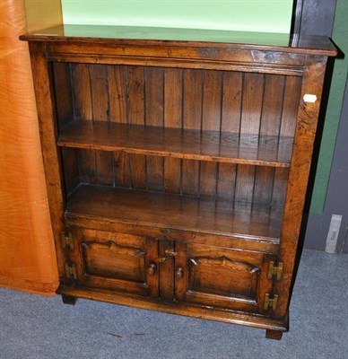 Lot 606 - Small oak bookcase