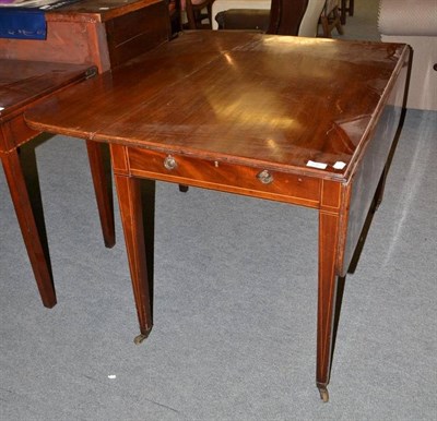 Lot 642 - 19th century mahogany Pembroke table