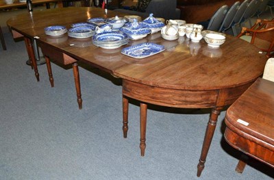 Lot 646 - Drop leaf dining table and two D-ends