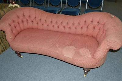 Lot 662 - A Victorian chaise longue