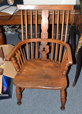 Lot 735 - Comb back Windsor chair