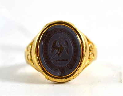 Lot 88 - An 18ct gold seal ring