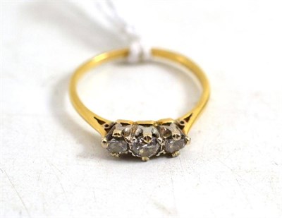 Lot 269 - A diamond three stone ring