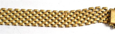 Lot 53 - A 9ct gold bracelet