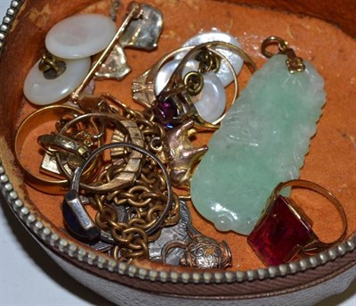 Lot 99 - Jade pendant, gold etc