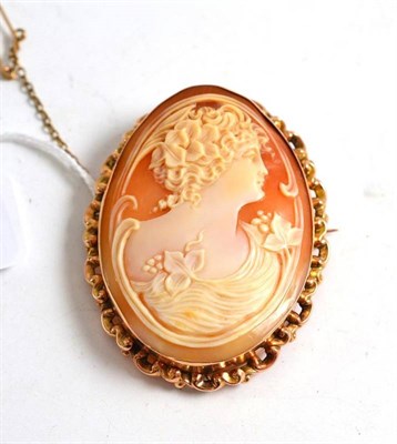 Lot 178 - A cameo brooch stamped '9CT'