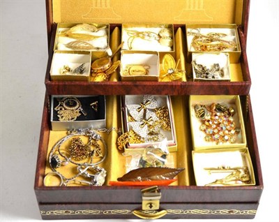 Lot 294 - Jewellery box and contents including a 9ct gold watch case and a 9ct gold pendant