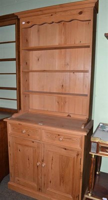 Lot 462 - Modern pine dresser